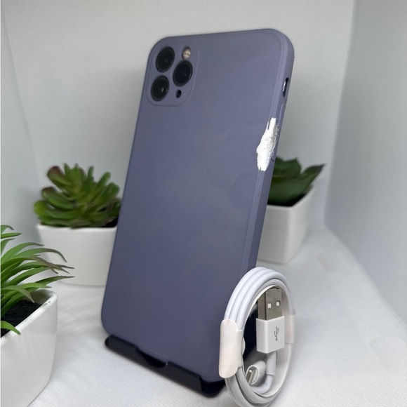 Apple iPhone 11 Pro Max 256GB Unlocked Midnight Green ANY COUNTRY - Picture 2 of 9